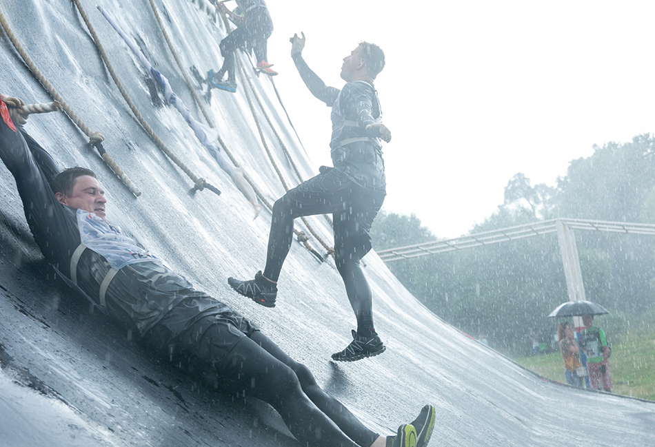 Obstacle race in the rain